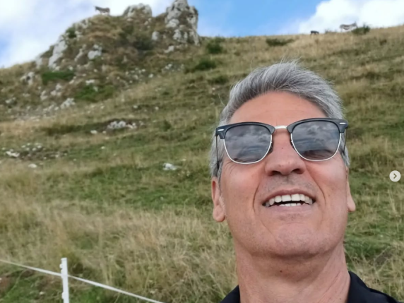 Petrecca, le Olimpiadi sono solo l'ultimo caso: notizie nascoste, sfiducie e il servizio sulla moglie. Le «imprese» del direttore