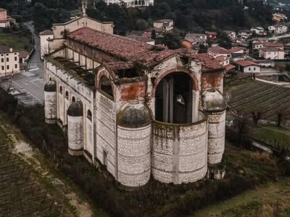 Cercasi «annusatori» di puzza: Provincia e Comune reclutano nasi umani per scovare i cattivi odori