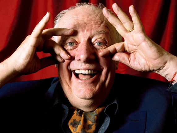 Jacopo Fo: «Mio padre Dario? Gli diedero pochi giorni, resistette quattro mesi. E li passò cantando davanti a tremila persone»