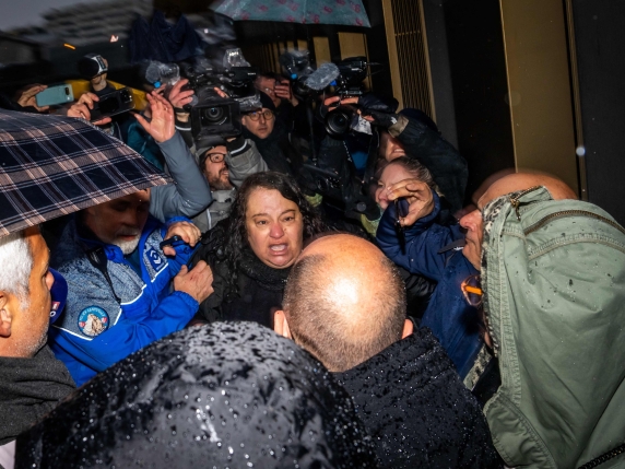 La mamma che ha aggredito Jaques Moretti: «Ho perso mio figlio, la notte non dormo più. Loro mi fanno rabbia»