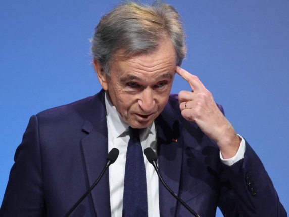 Bernard Arnault cambia yacht: il nuovo «mega» sarà un mostro da 143 metri che costerà 650 milioni di dollari