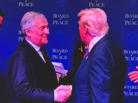 Trump: «Il Board of Peace vigilerà che l'Onu funzioni, a Gaza soldati da 5 Paesi» | Donald e l'attacco all'Iran: decisione entro 10 giorni