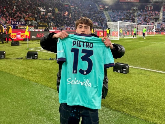 Due bolognesi a Sanremo:  i ritratti di Tredici Pietro e Elettra Lamborghini