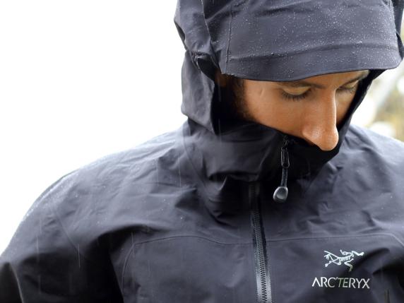 
                                    
                                A prova di pioggia e neve: le giacche impermeabili da usare in città e fuori