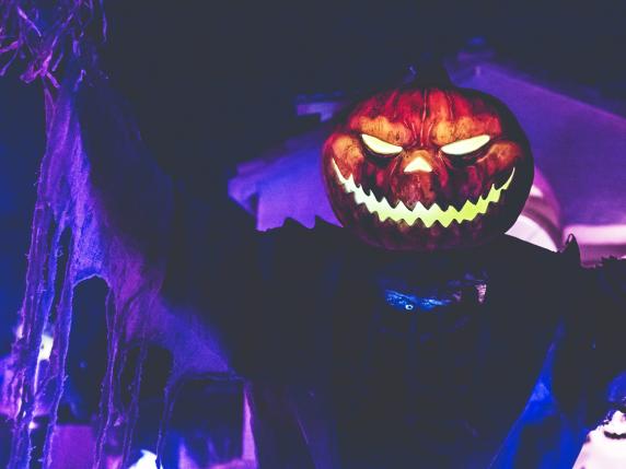 
                                    
                                I costumi di Halloween più spaventosi per bambini, adulti e coppia: da Squid Game a It