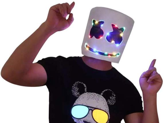 
                                    
                                Carnevale hi-tech, ecco le maschere con i led per costumi fuori dall'ordinario