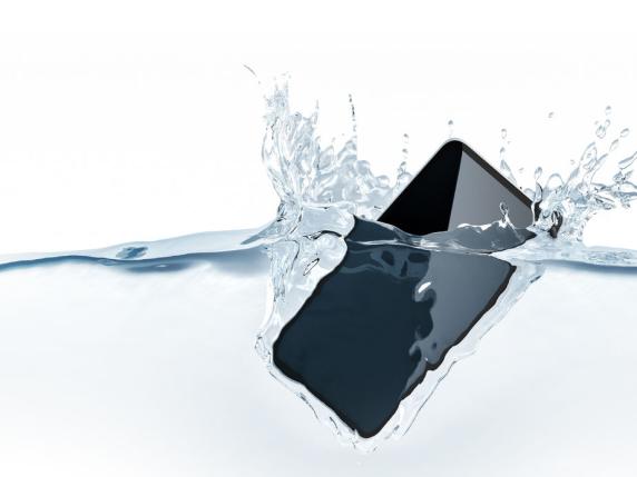 
                                    
                                Protezione IP: lo smartphone è davvero resistente all'acqua?