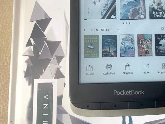 
                                    
                                Pocketbook Color, l'ebook reader a colori pensato anche per i fumetti