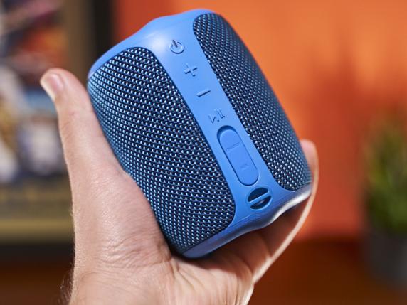 
                                    
                                Creative Muvo Play, lo speaker Bluetooth con potenza a portata di tutti