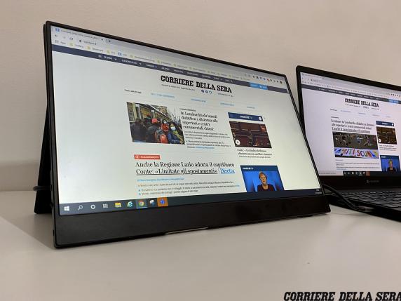 
                                    
                                Vissles-M, il monitor portatile perfetto per lo smart working