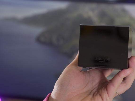 
                                    
                                Amazon Fire TV Cube recensione: la piccola scatoletta per trasformare un TV in una smart TV