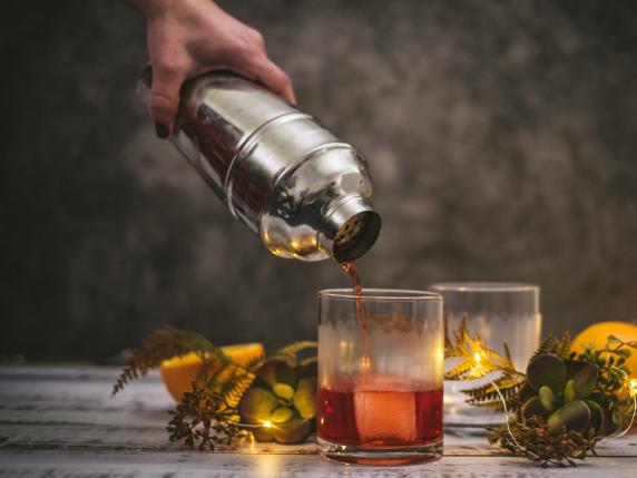 
                                    
                                World cocktail day 2021: i migliori drink da preparare per l’aperitivo fai-da-te
