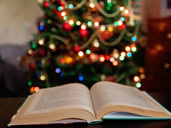 
                                    
                                Libri da regalare a Natale: i migliori titoli del 2021