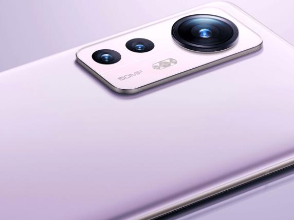 
                                    
                                Xiaomi 12 recensione: lo smartphone compatto e potente