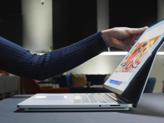 
                                    
                                Surface Laptop Studio, la prova sul campo: un piccolo capolavoro, non solo per i professionisti