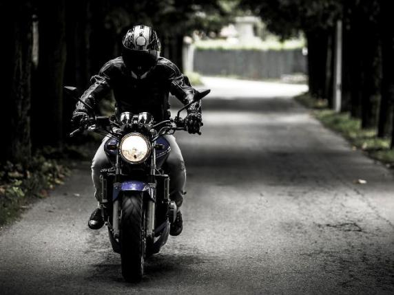 
                                    
                                Protezioni per chi viaggia in moto: ecco le migliori e le più utili sul mercato