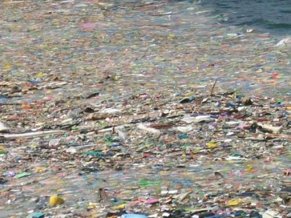 Le 6 isole di plastica più grandi al mondo