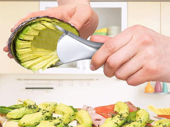 
                                    
                                Avocado Day: sei accessori per tagliarlo, conservarlo (e coltivarlo): i migliori