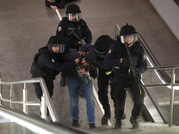 Allarme terrorismo, ridisegnata la lista degli obiettivi in Italia. D'ora in poi controlli anche su chi li frequenta