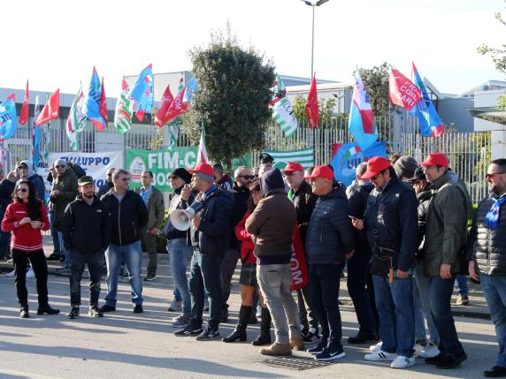 Bosch di Bari, addio alla fabbrica gioiello. «La linea produttiva scesa a meno del 30%, prima qui era l'Eden»