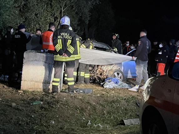 Incidente Stradale A Bitonto, L'ultimo Saluto Ai Quattro Ragazzi Nella ...