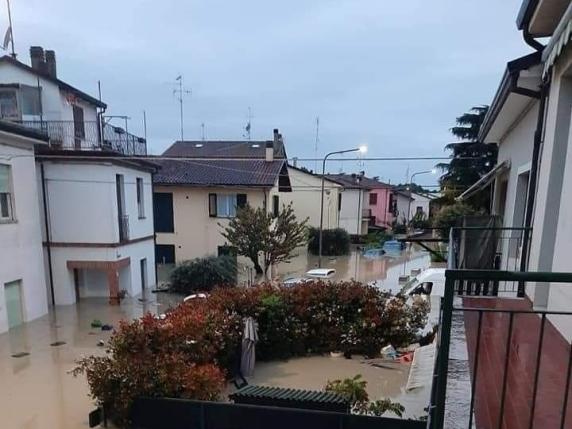 Maltempo Emilia-Romagna: treni sospesi per nuove esondazioni. Scuole chiuse e deviazioni