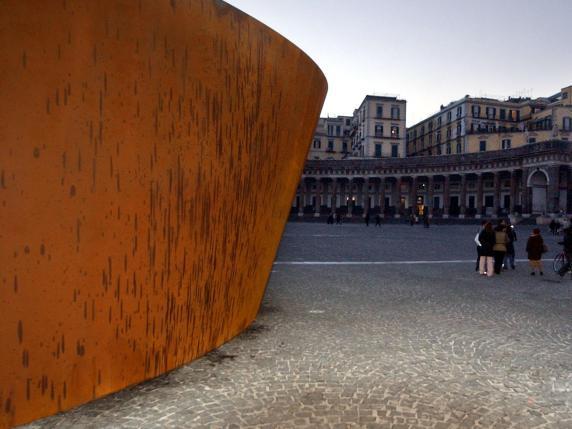 Napoli, tutte le opere vandalizzate: dalla montagna di sale di Paladino ...