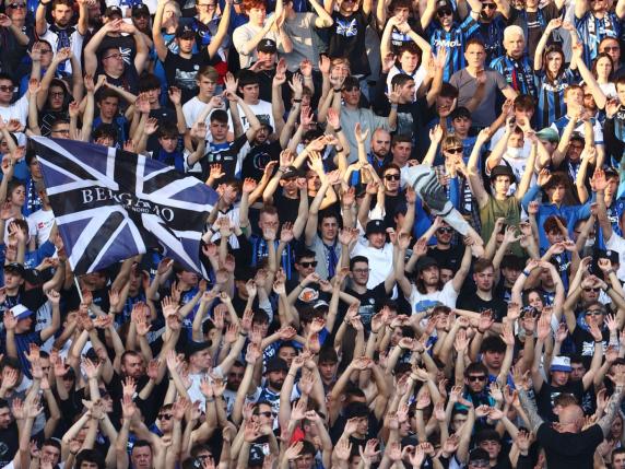 Atalanta-Celtic, una sciarpa ad ogni tifoso che entrerà in Curva. Si prepara la mega coreografia