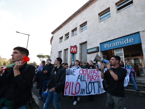 Manifestazione Cgil E Uil A Roma In Piazza Del Popolo, Paura Per L ...