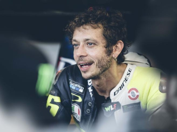 Dainese, conti in rosso: nuovo cambio di proprietà per il marchio delle tute da moto di Valentino