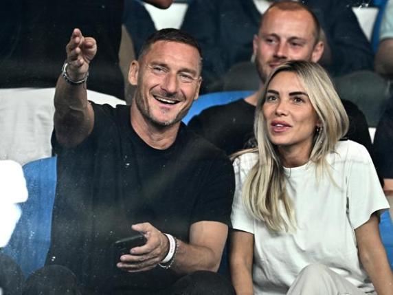 Totti cambia abitazione: disputa con il proprietario sull'affitto dell'attico
