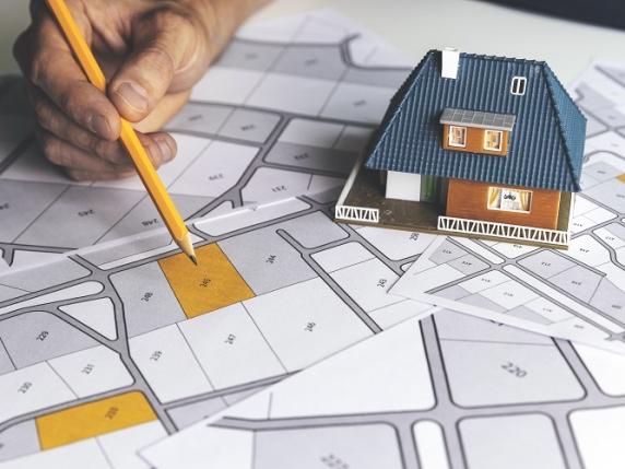 Edilizia, sanatorie più semplici per gli abusi pre 1967: cosa cambia con la riforma