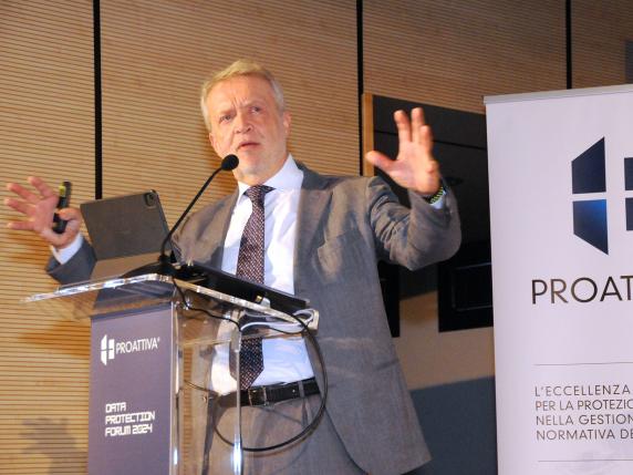 Parla Ghiglia, Garante sulla Privacy: «Sono di FdI e in sede ho incontrato Bocchino. Non vedo Sangiuliano da anni. Io corretto» Parla Ghiglia, Garante sulla Privacy: «Sono di FdI e in sede ho incontrato Bocchino. Non vedo Sangiuliano da anni. Io corretto»