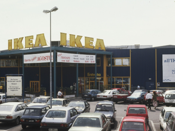 Ikea, il taglio dei prezzi pesa sul fatturato, ricavi in calo 5,3%