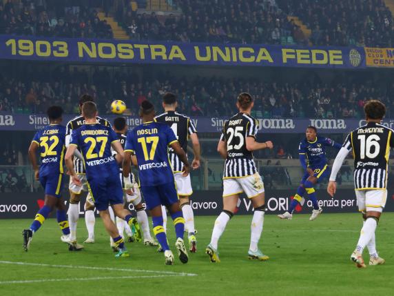 Hellas's Verona Michael Folorunsho scores the goal 1-0 the Italian Serie A soccer match Hellas Verona vs Juventus FC at Marcantonio Bentegodi stadium in Verona, Italy, 17 February 2024. ANSA/FILIPPO VENEZIA