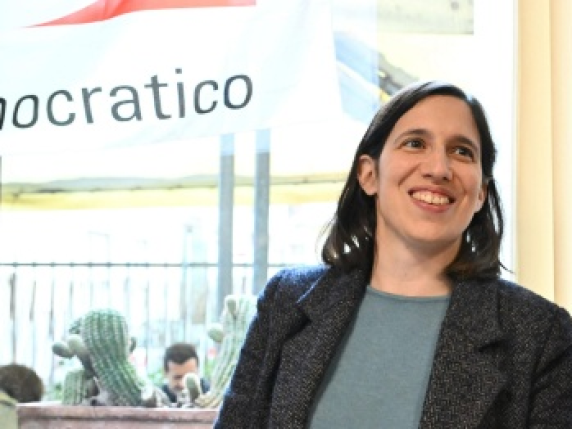 Il centrosinistra prende tutti e 6 i capoluoghi di regione. Schlein: «Le città bocciano il governo» A Lecce la spunta Poli Bortone
