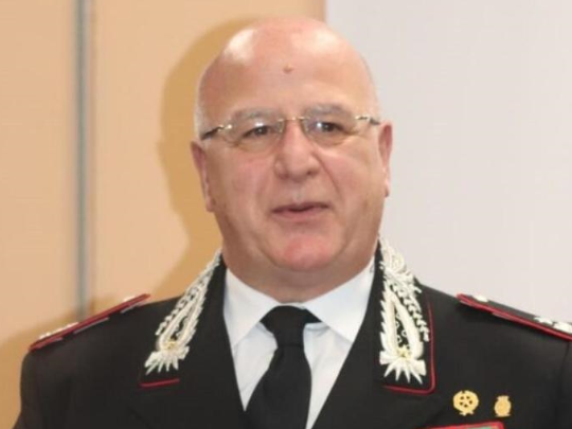 Arrestato il generale dei carabinieri  Liporace: sarebbe stato corrotto con 22mila euro, borse di lusso e biglietti per l'Olimpico e la Scala 