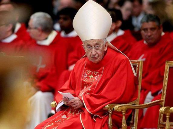 Il cardinale Ruini ricoverato in terapia intensiva al Gemelli: ieri ha avuto in infarto in casa 