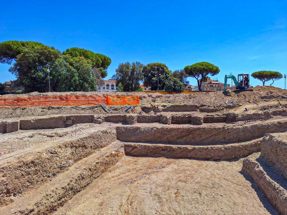 Ritrovamenti archeologici a San Giovanni in Laterano: resti del «Patriarchio», muri, monete, maioliche