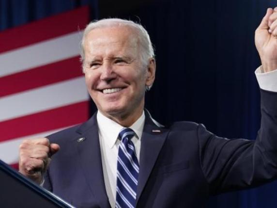 Così Biden ha deciso di lasciare. Il ruolo di Jill, il pressing di Pelosi: "Se lei dice 'sei morto', sei morto" | ​Boom di donazioni per Harris. E Trump: "Joe si dimetta subito"