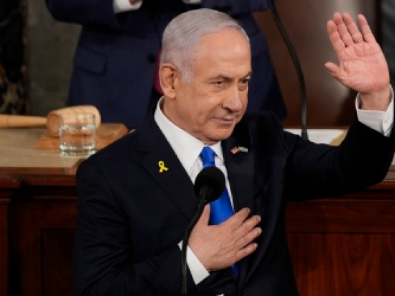 Netanyahu al Congresso Usa: «Con Hamas conflitto di civiltà», poi ringrazia Trump.Una deputata dem: «Criminale di guerra» 