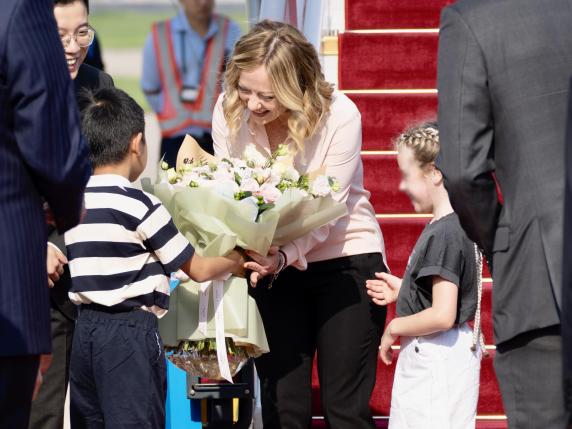 Giorgia Meloni a Pechino nella sua prima visita ufficiale in Cina