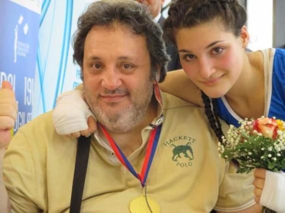 Angela Carini, ecco chi è la «Tigre» di Afragola: il papà ex pugile morto mentre lei combatteva a Tokyo