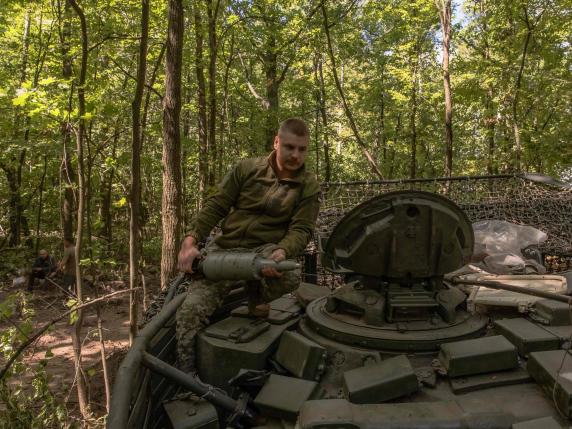 Tra i soldati ucraini verso Kursk: «Non abbiamo paura, andiamo a difenderci. E finalmente abbiamo le armi per farlo»