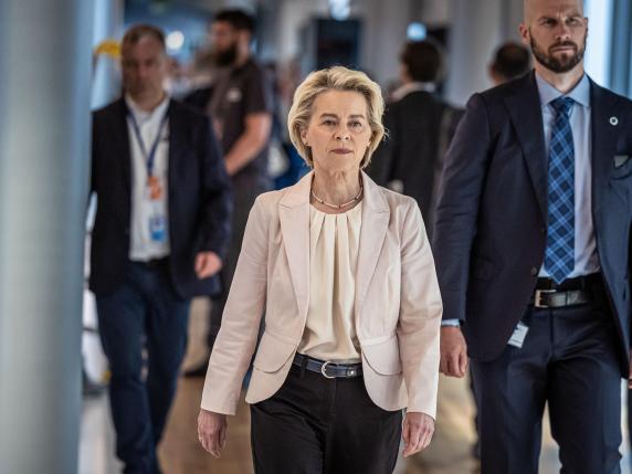 Il piano di von der Leyen: l’apprezzamento per Fitto e la scelta di non far pesare le tensioni del passato