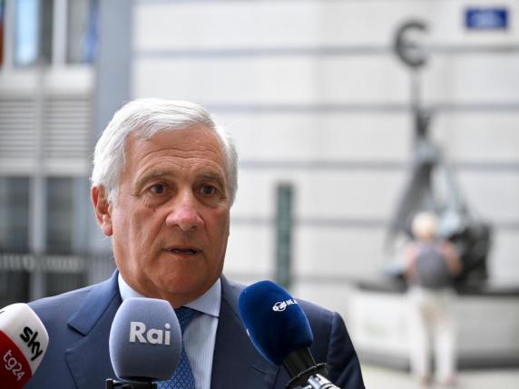 Tajani: «Siamo con l’Ucraina, ma non in guerra con Mosca. Borrell parla a proprio nome»