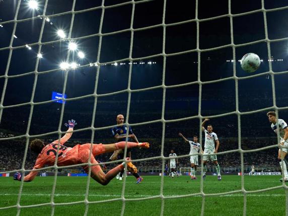 Inter-Atalanta 4-0, la partita vista da Serina. Così non c’è storia: approccio sbagliato, errori gravi e ripetuti. E un solo tiro in 97’