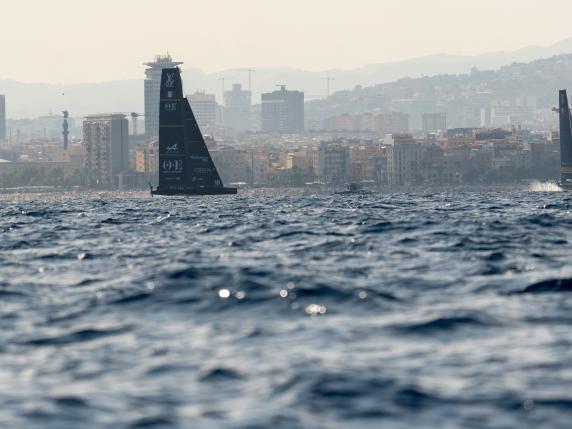 Luna Rossa, pericolo fulmini: regate rinviate a domani in Louis Vuitton Cup