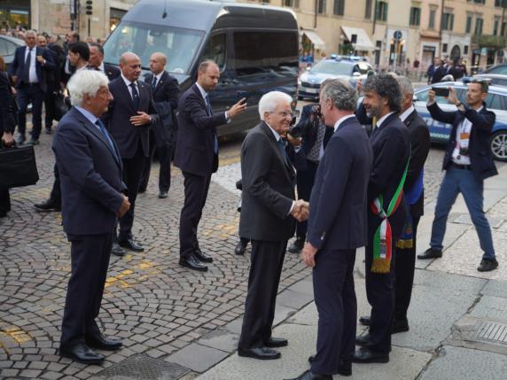 Il presidente Mattarella inaugura il G7: «Condividere la democrazia» e Fontana «lancia» Verona