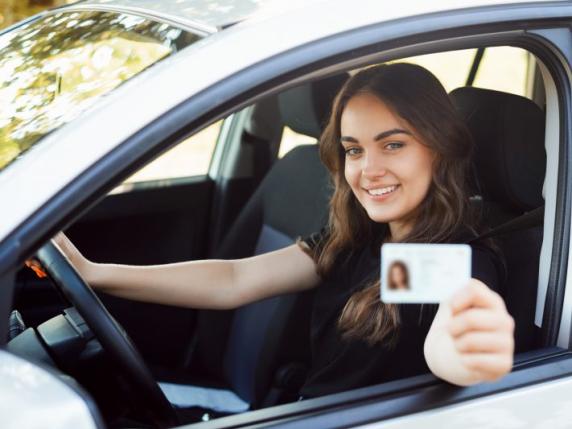 Auto, fuga dei giovani, le vetture intestate agli under 25 sono calate del 33% in dieci anni